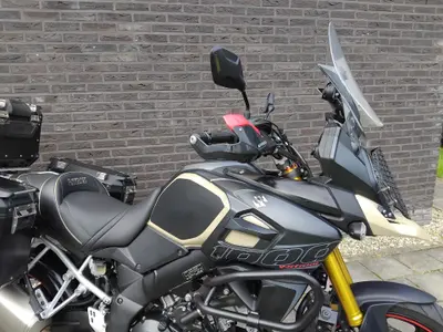 SUZUKI V-STROM DL 1000 – foto 3