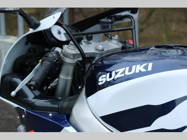 suzuki - gsx-r-750