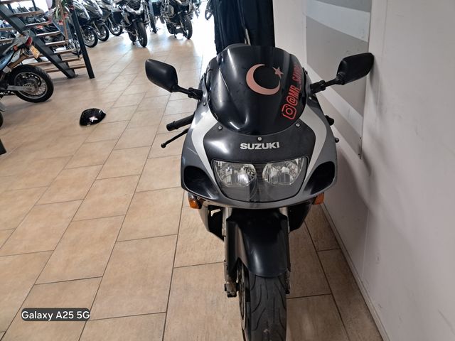 suzuki - gsx-r-750