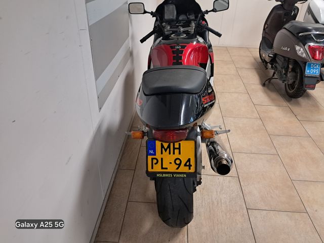 suzuki - gsx-r-750