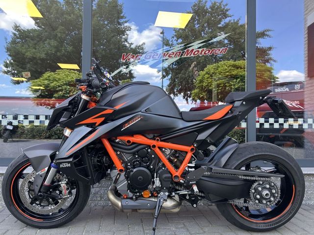 ktm - 1390-super-duke-r-evo