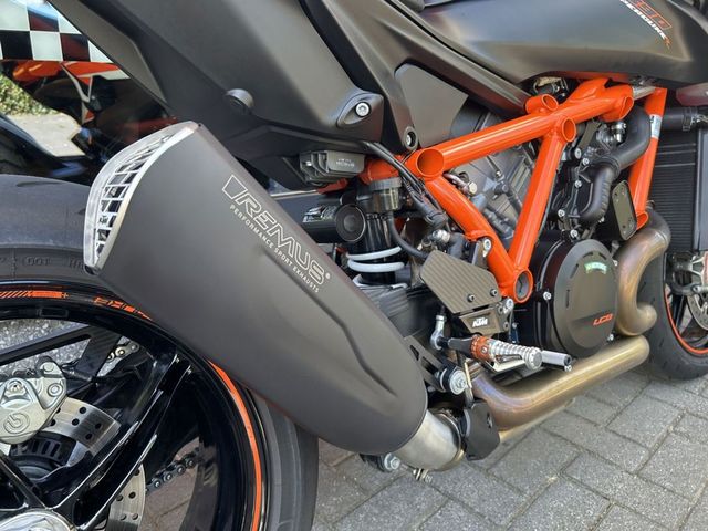 ktm - 1390-super-duke-r-evo