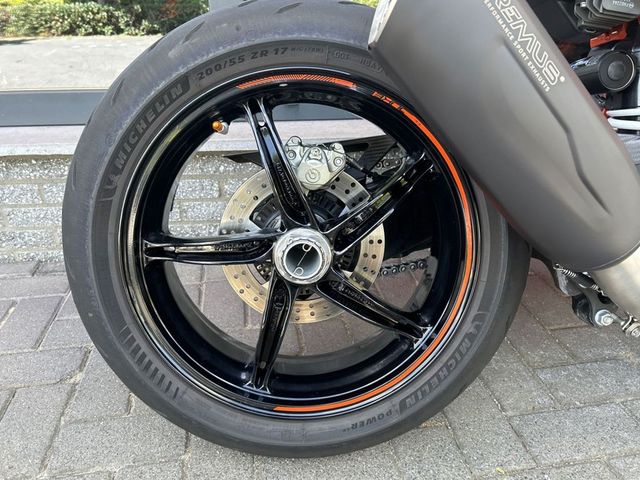 ktm - 1390-super-duke-r-evo