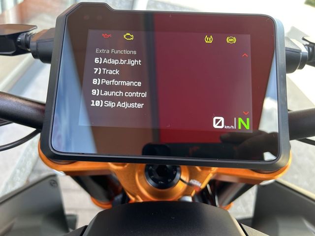 ktm - 1390-super-duke-r-evo