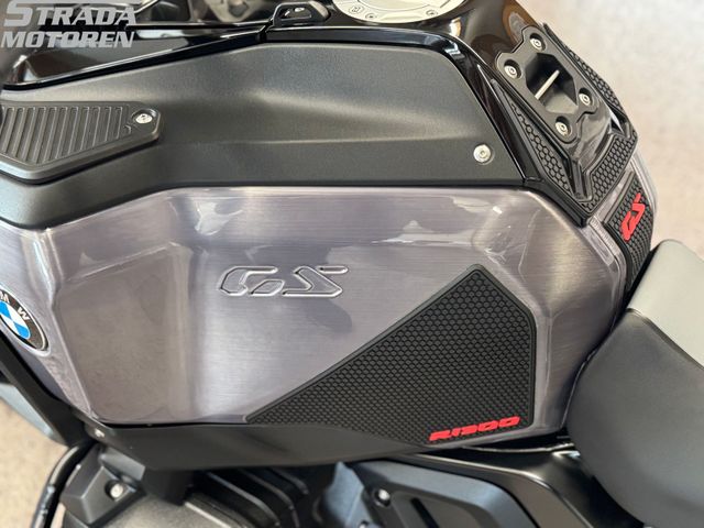 bmw - r-1300-gs-adventure-triple-black