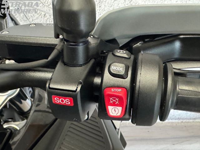 bmw - r-1300-gs-adventure-triple-black