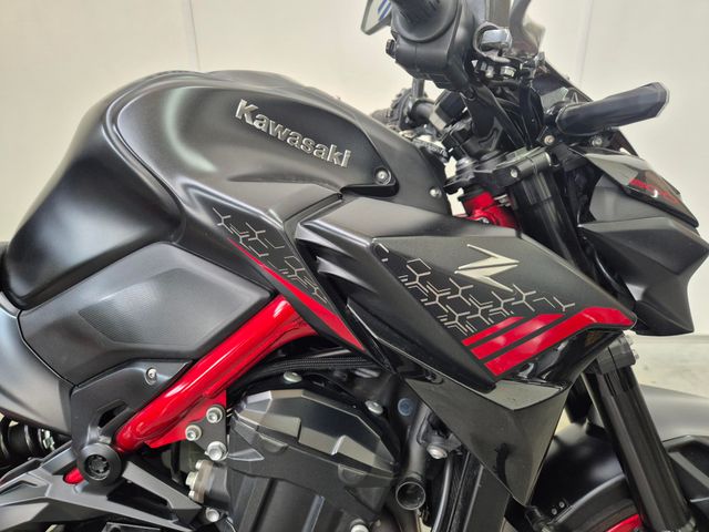 kawasaki - z900