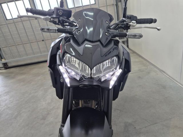 kawasaki - z900