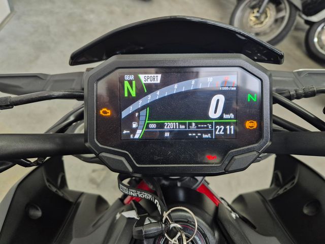 kawasaki - z900