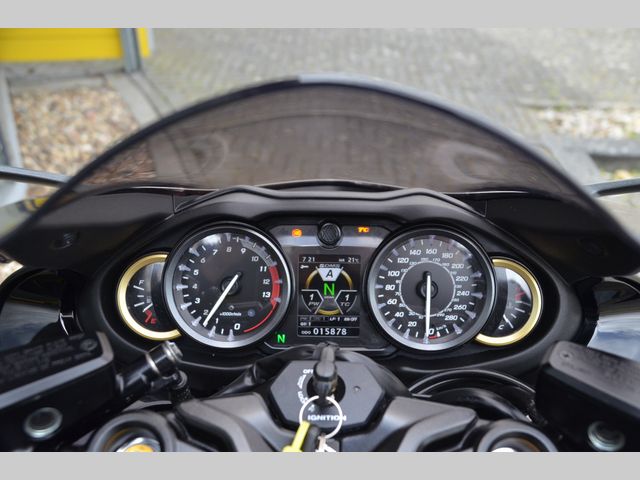 suzuki - gsx-r-1300-hayabusa