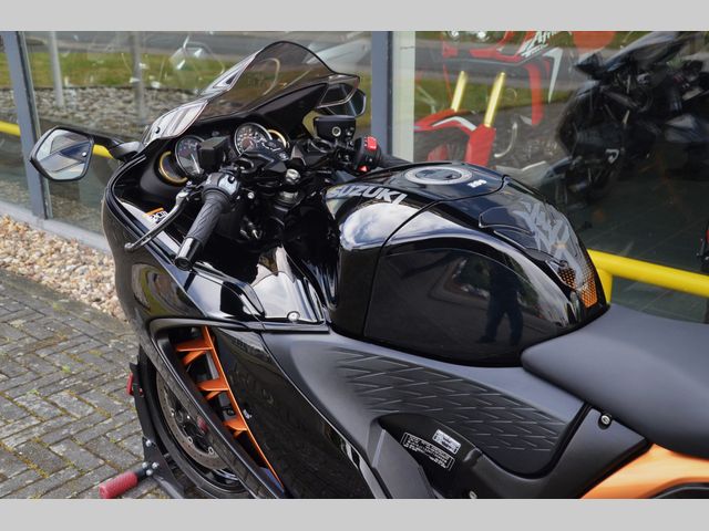 suzuki - gsx-r-1300-hayabusa