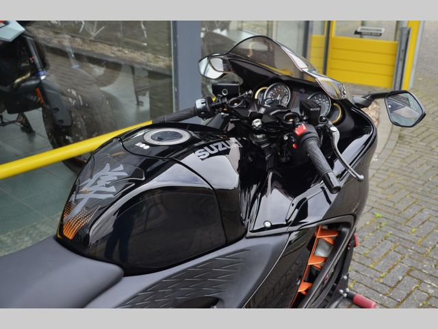 suzuki - gsx-r-1300-hayabusa