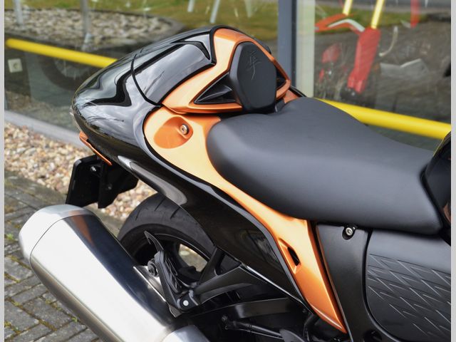 suzuki - gsx-r-1300-hayabusa