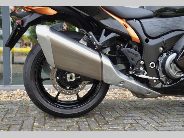 suzuki - gsx-r-1300-hayabusa