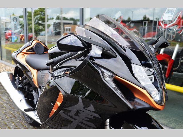 suzuki - gsx-r-1300-hayabusa