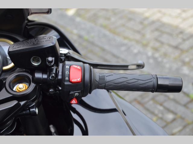 suzuki - gsx-r-1300-hayabusa