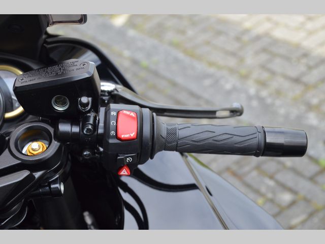 suzuki - gsx-r-1300-hayabusa