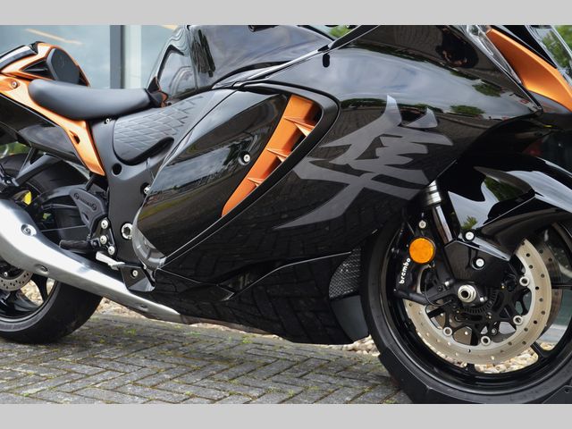 suzuki - gsx-r-1300-hayabusa