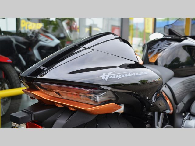 suzuki - gsx-r-1300-hayabusa