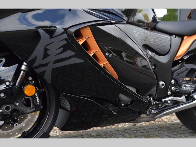 suzuki - gsx-r-1300-hayabusa