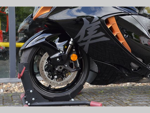 suzuki - gsx-r-1300-hayabusa