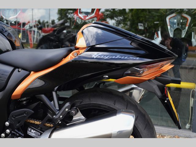 suzuki - gsx-r-1300-hayabusa