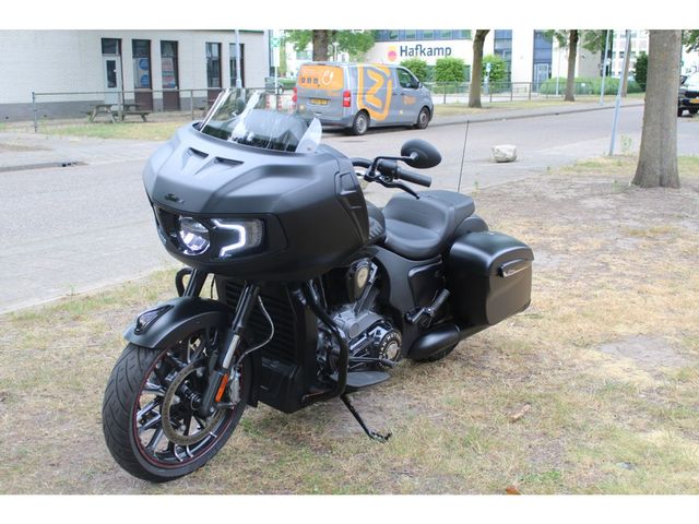 indian - challenger-dark-horse