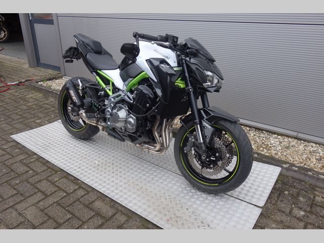 kawasaki - z900