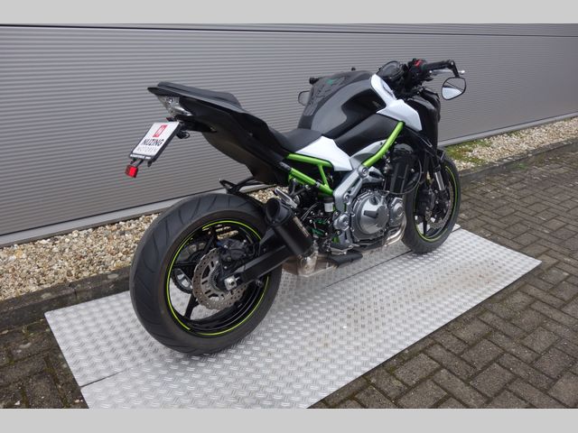 kawasaki - z900