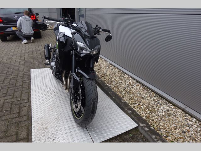 kawasaki - z900