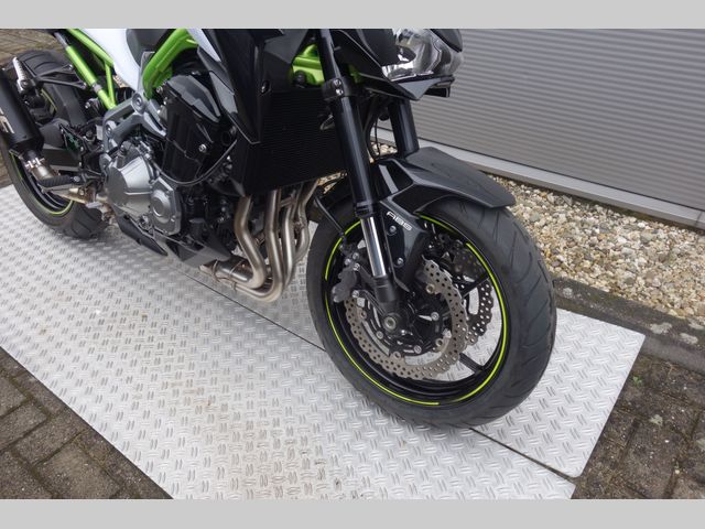 kawasaki - z900