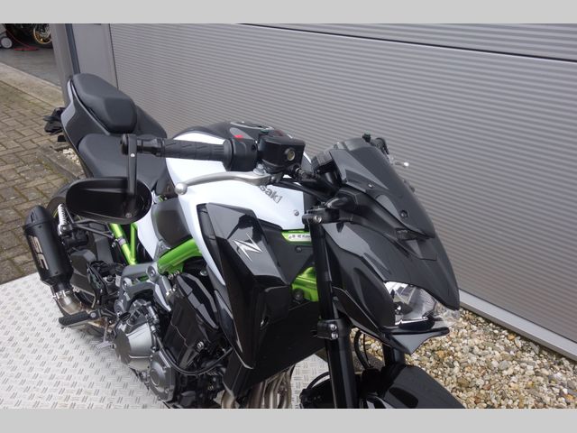kawasaki - z900