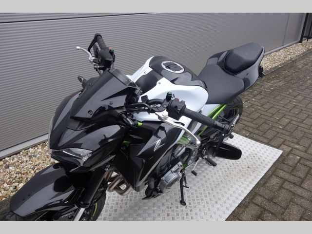 kawasaki - z900