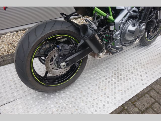 kawasaki - z900