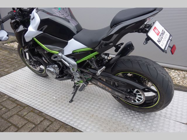 kawasaki - z900