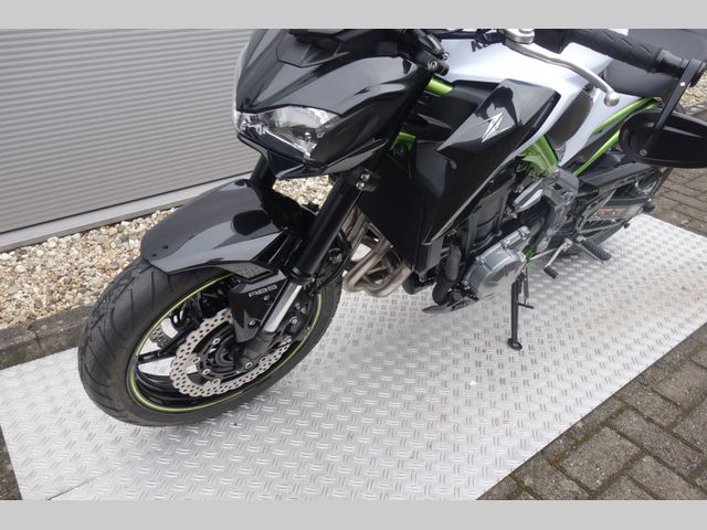kawasaki - z900