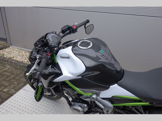 kawasaki - z900