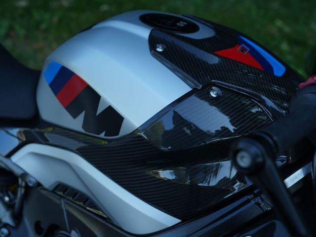 bmw - m-1000-r