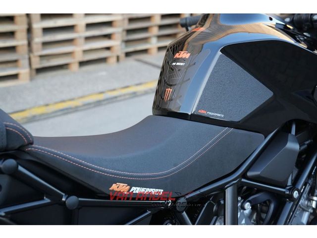 ktm - 1290-super-duke-r