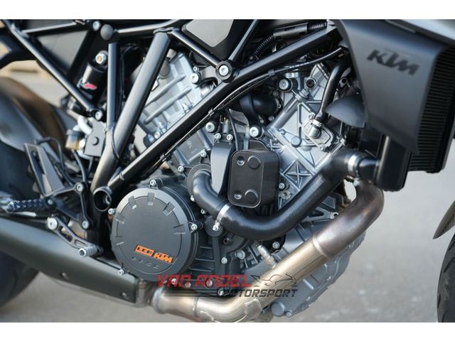 ktm - 1290-super-duke-r