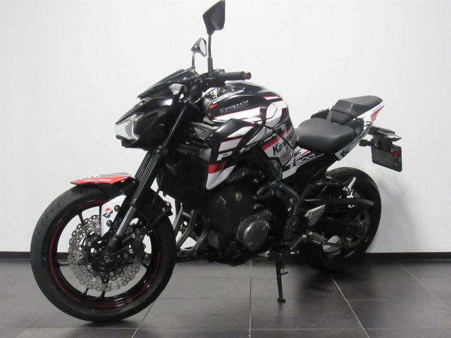 kawasaki - z900