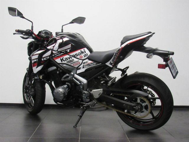 kawasaki - z900