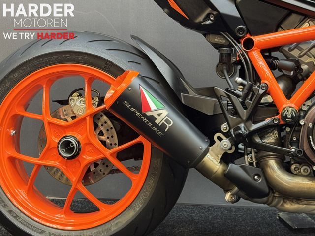 ktm - 1290-super-duke-r