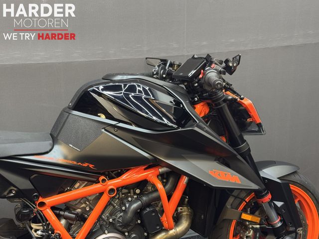 ktm - 1290-super-duke-r