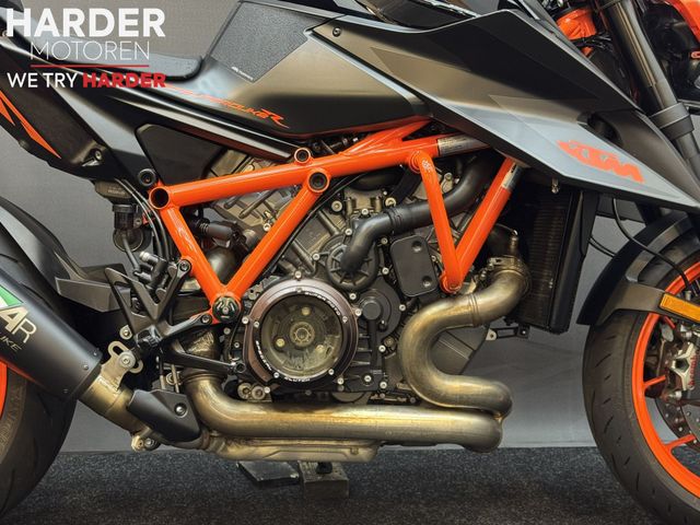 ktm - 1290-super-duke-r