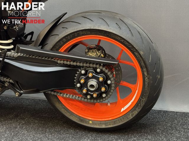 ktm - 1290-super-duke-r