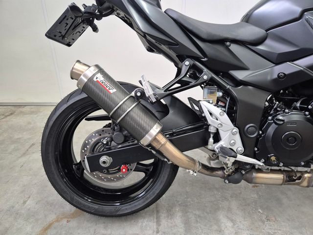 suzuki - gsr-750-a