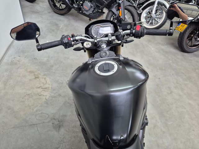 suzuki - gsr-750-a