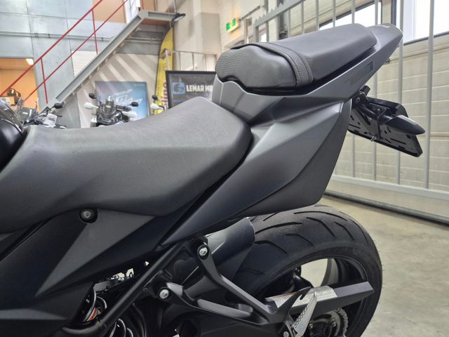 suzuki - gsr-750-a