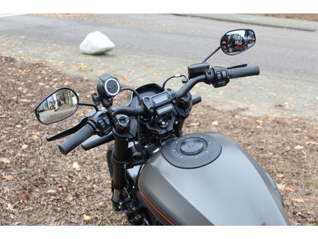 harley-davidson - softail-fxdr-114